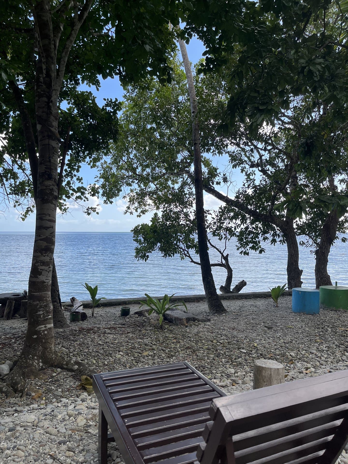 Pemandangan laut dari area bersantai Shafira Resort di Pantai Memit